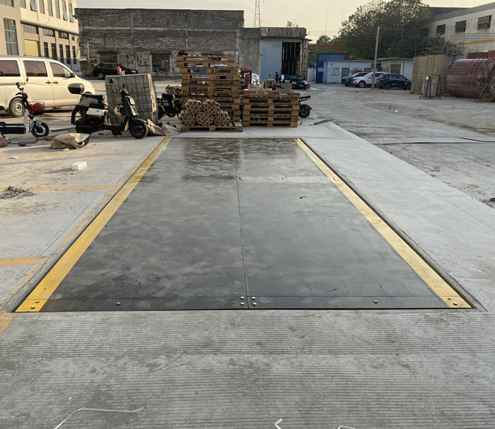 鋁材廠(chǎng)用3米x8米-30噸數(shù)字電子地磅